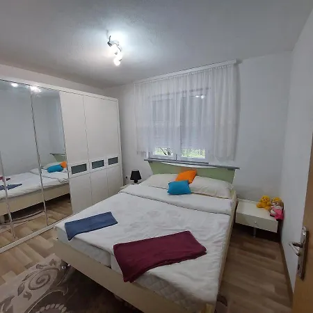 Celebici House Apartmán *