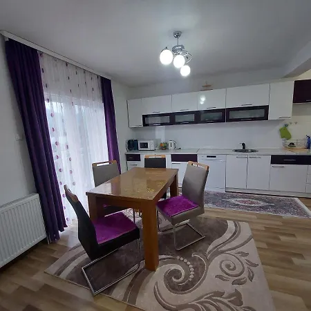 Celebici House Apartmán *